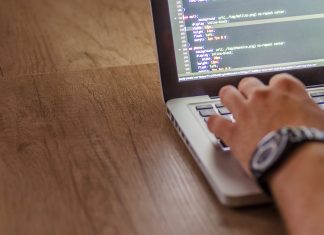 How Small Businesses Can Effectively Outsource Their IT Management