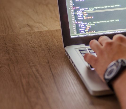 How Small Businesses Can Effectively Outsource Their IT Management