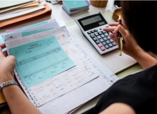 How to Effectively Collect Outstanding Invoices: Best Practices for Small Business Owners