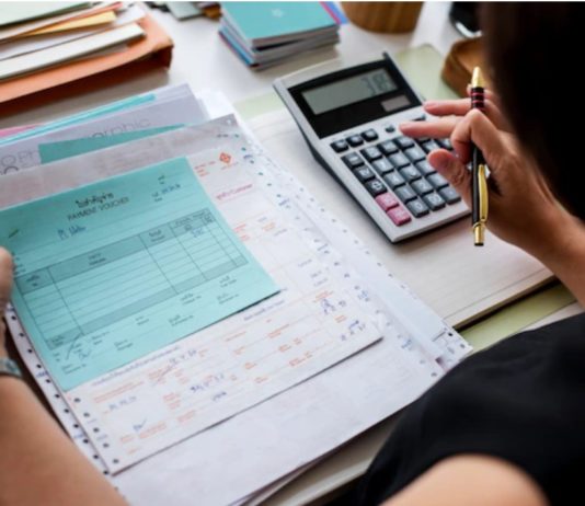 How to Effectively Collect Outstanding Invoices: Best Practices for Small Business Owners