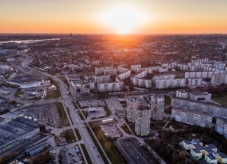 4 Effective Ways To Set Yourself As A Successful Real Estate Agent